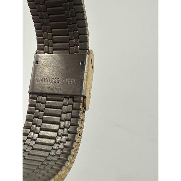 Vintage 1982 TIMEX Q Men's 32 mm Date Quartz Watch Gold Tone - Picture 6 of 9